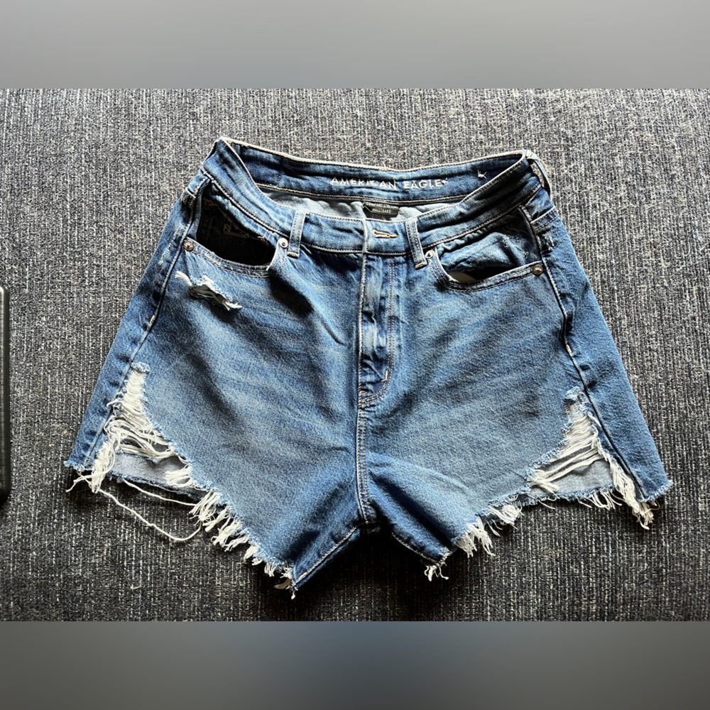 American Eagle High-Rise Short, Size 4